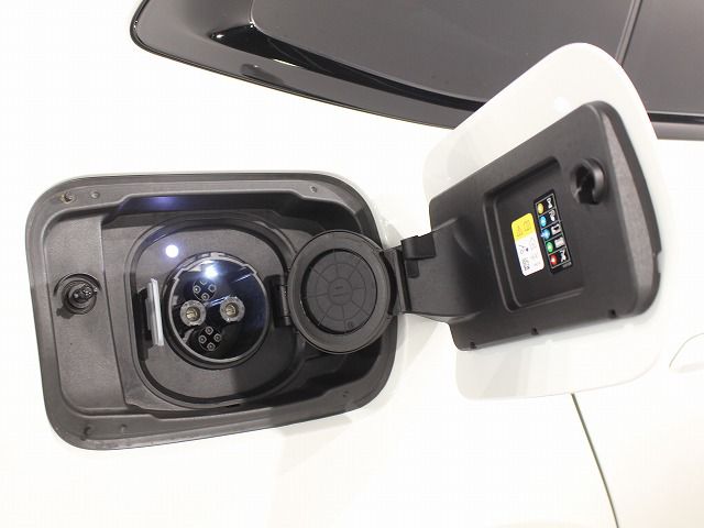 G26 i4 eDrive40 RHD