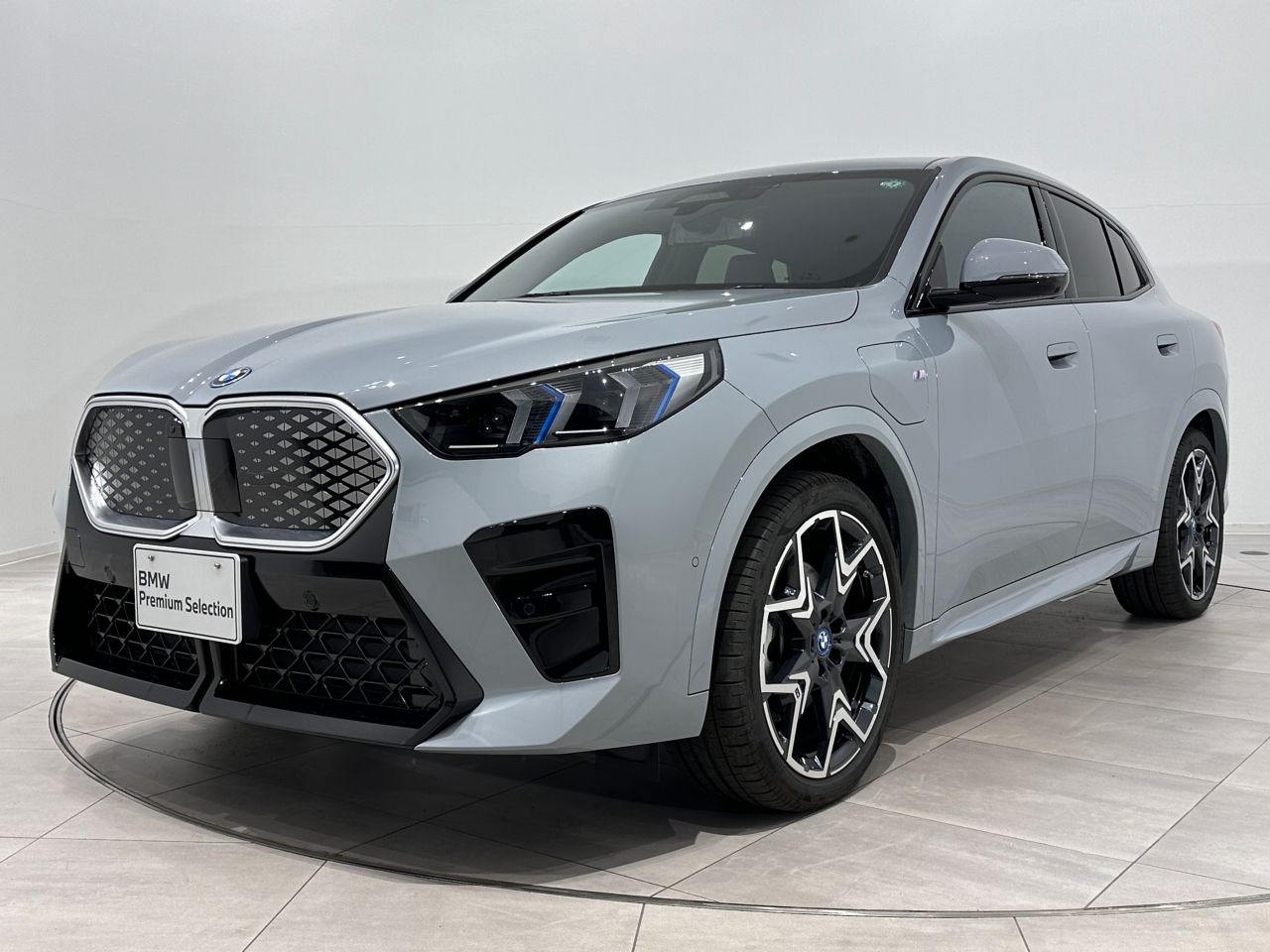 BMW iX2 xDrive30 M Sport