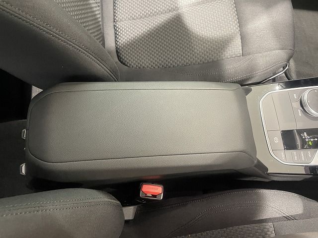 F40 118d Sports Hatch 5-door B47 2.0d