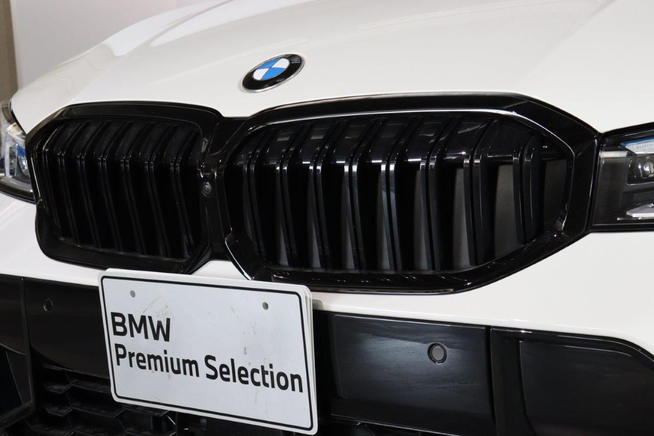 320d xDrive Berline RHD
