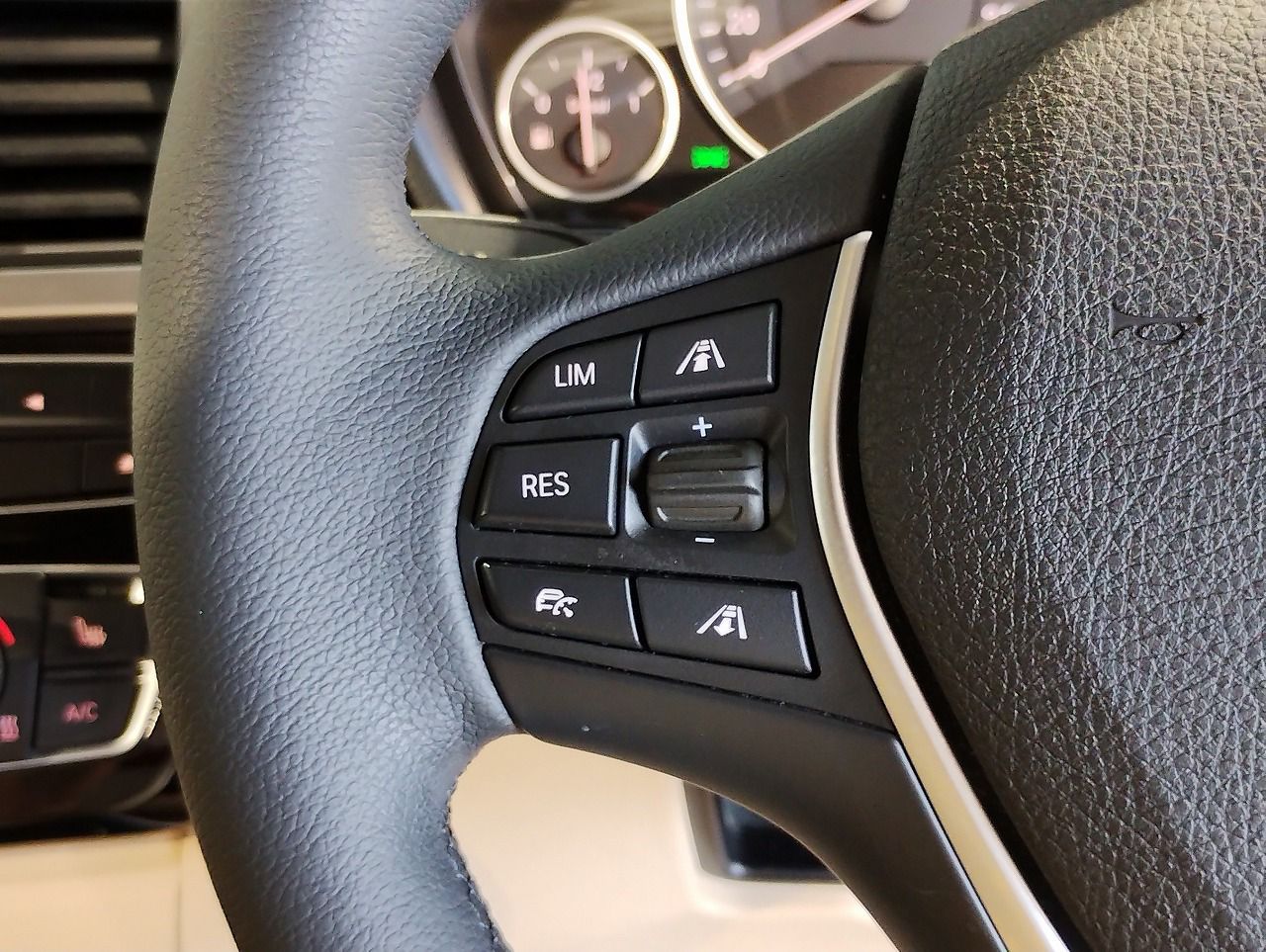 320D TOURING RHD