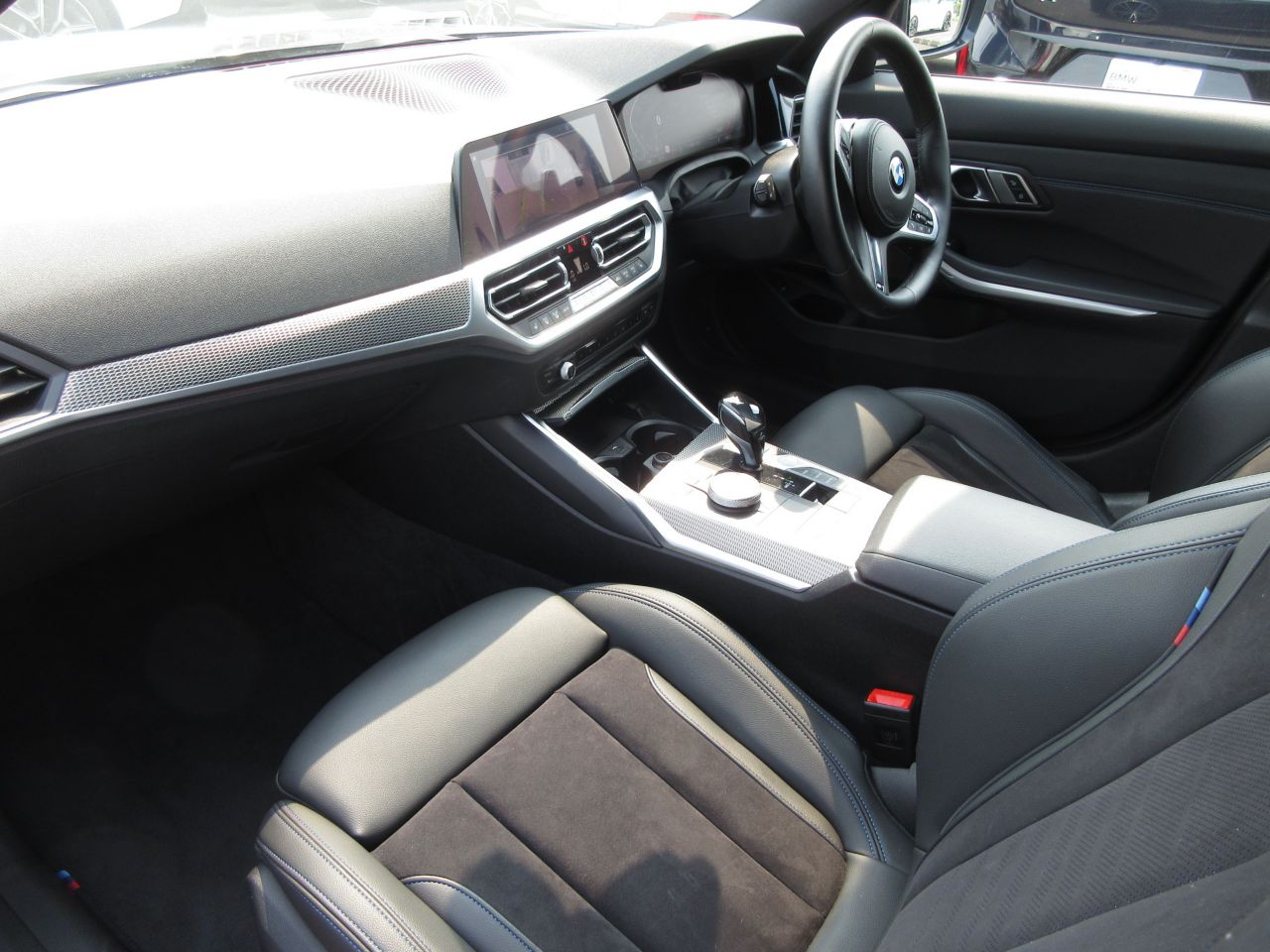 G21 320i RHD