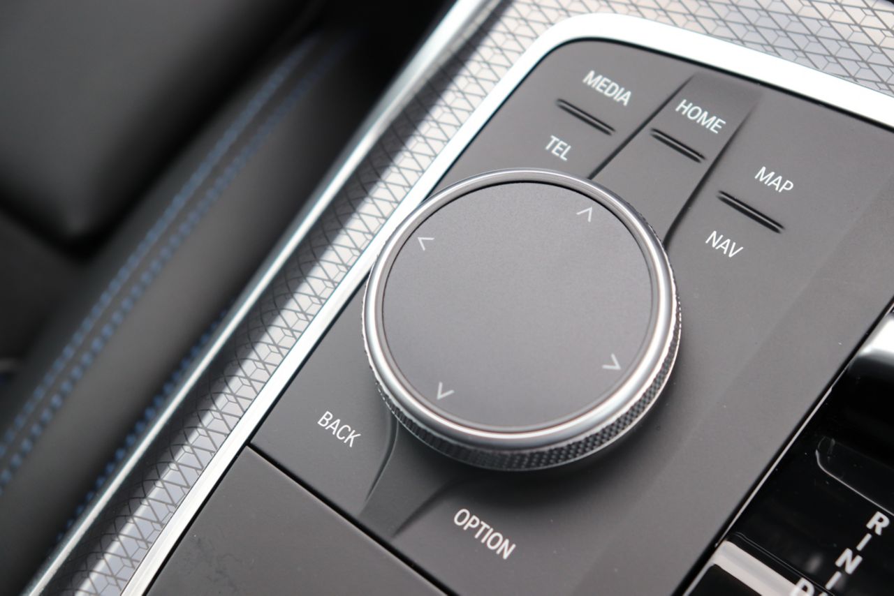 320d xDrive Berline RHD