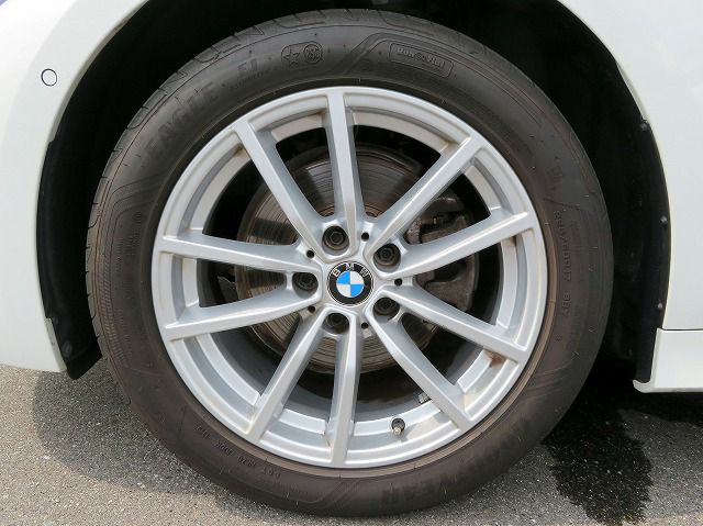G20 320d xDrive RHD Saloon