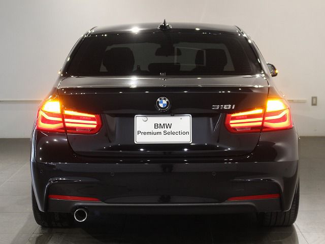 318I SEDAN RHD