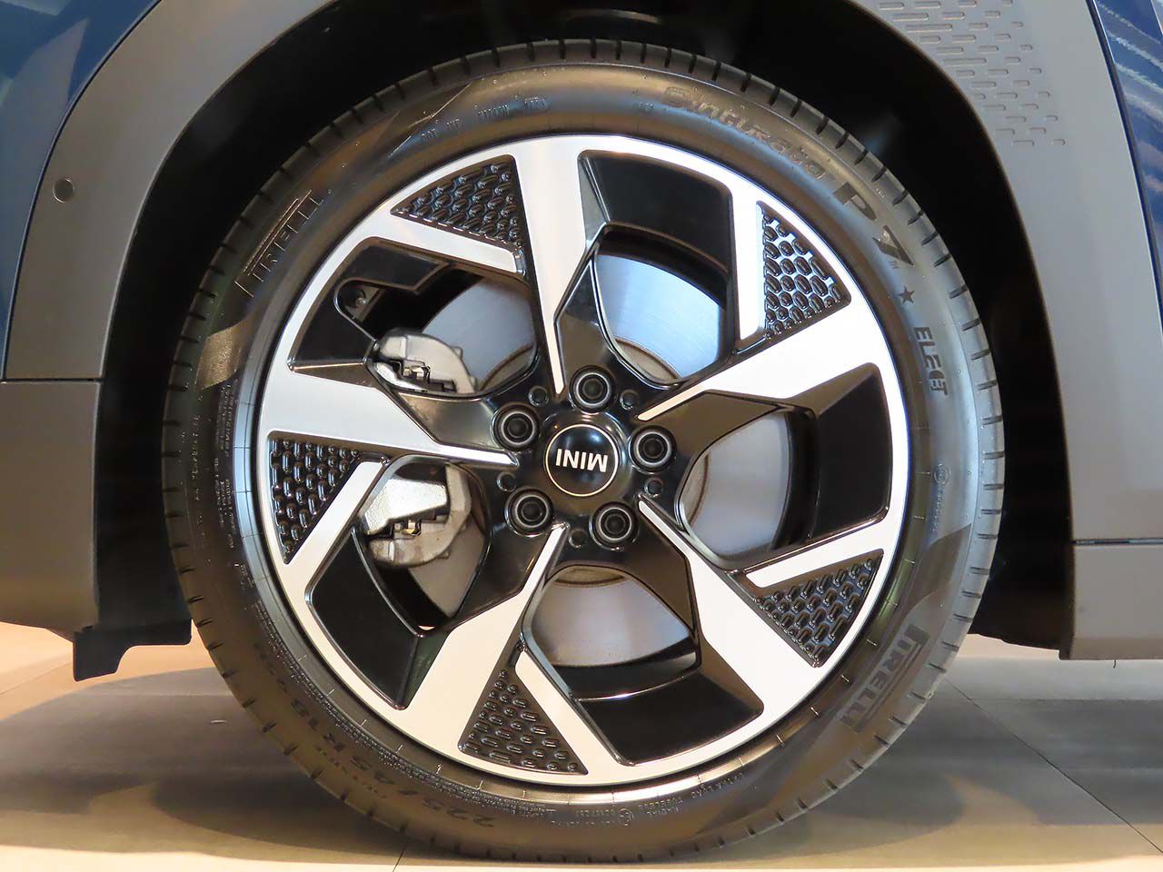 J05 MINI Aceman SE