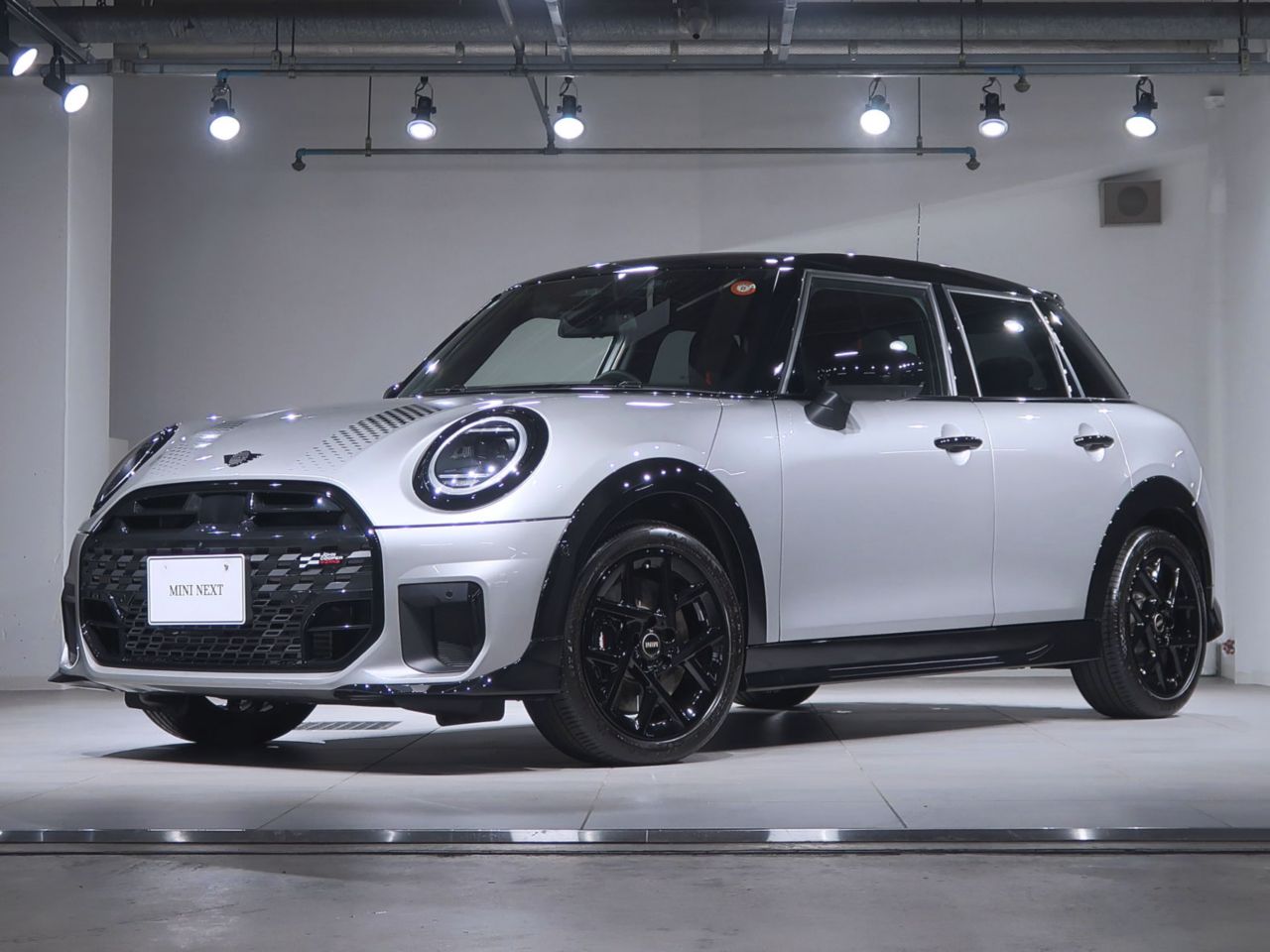 THE NEW MINI COOPER (5 DOOR) S