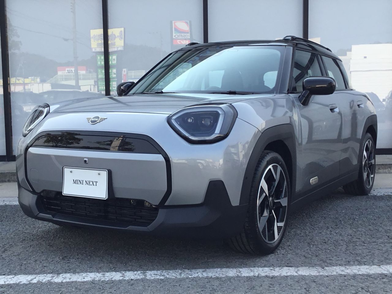 THE NEW ALL-ELECTRIC MINI ACEMAN E