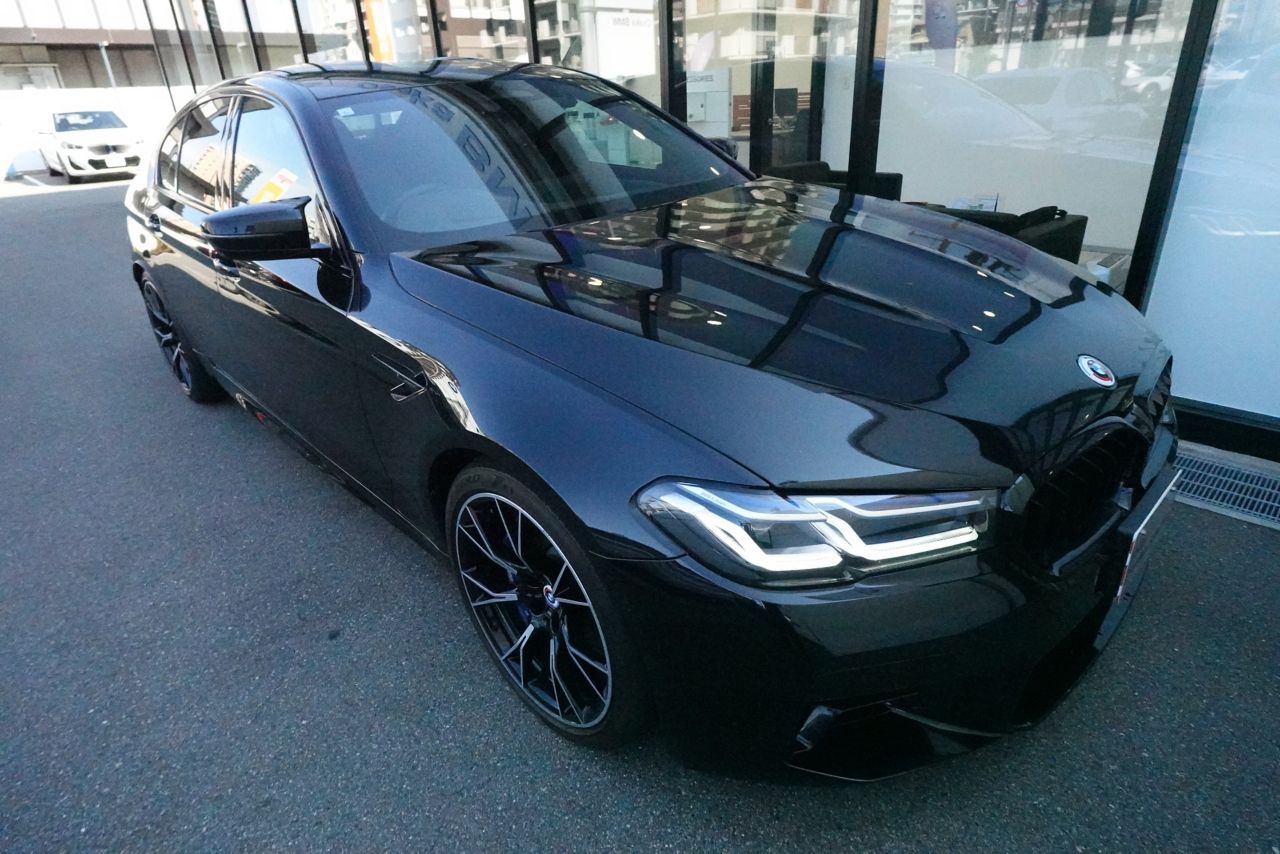 M5 Sedan RHD