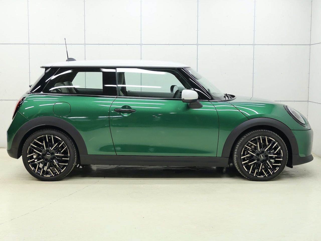 F66 MINI Cooper C 3Dr
