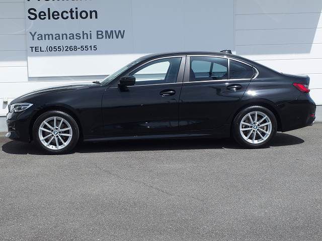 320i Sedan RHD