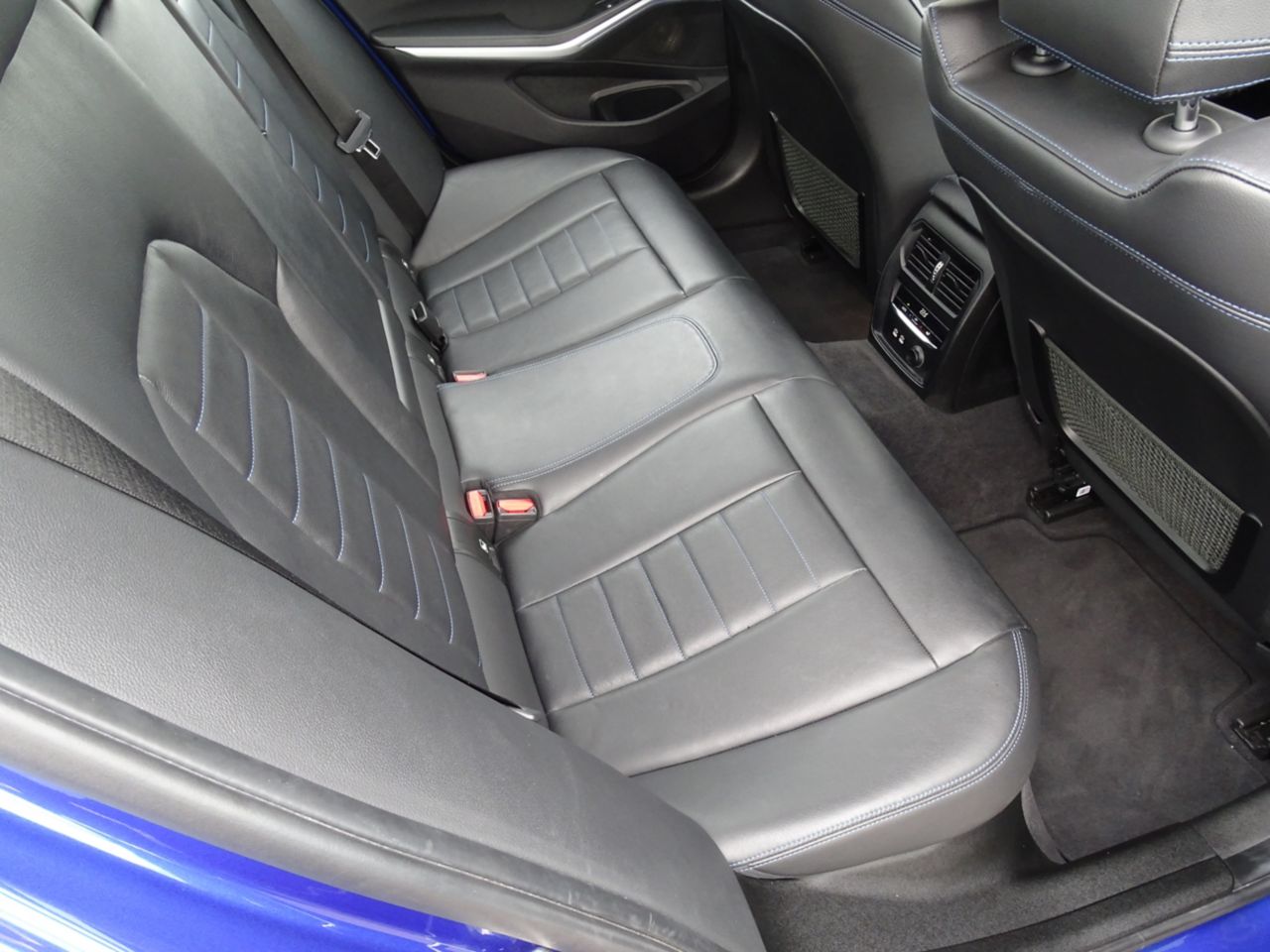 G20 320d xDrive RHD Saloon