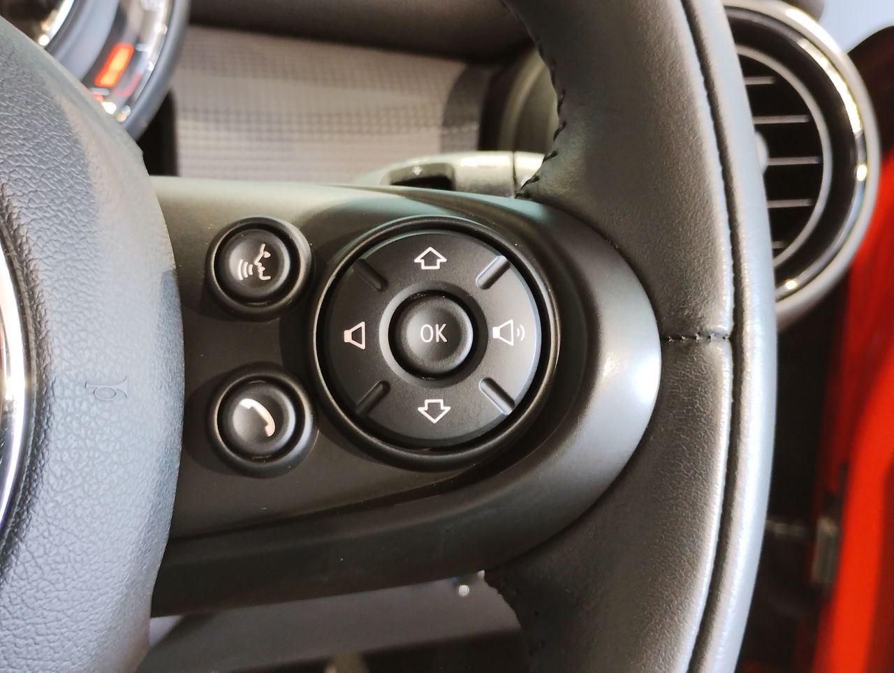F55 COOPER D (AT)