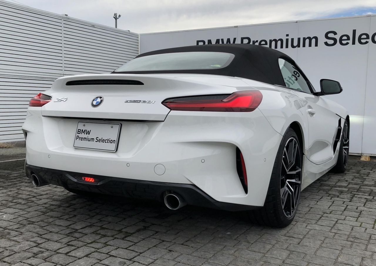 G29 z4 sDrive20i RHD