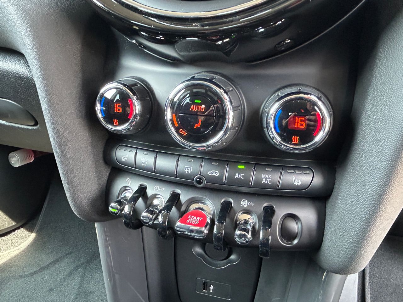 MINI F55 Cooper D 5dr Hatch LCI