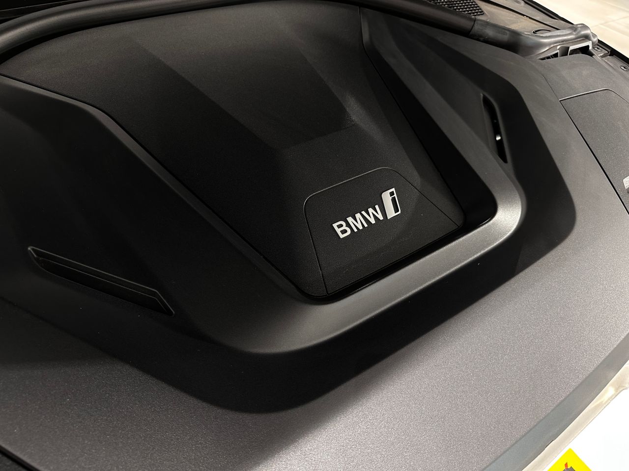 G26 i4 eDrive40 RHD