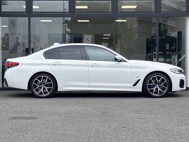 530e Sedan RHD