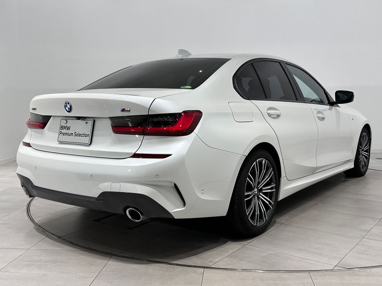 G20 320d xDrive RHD Saloon