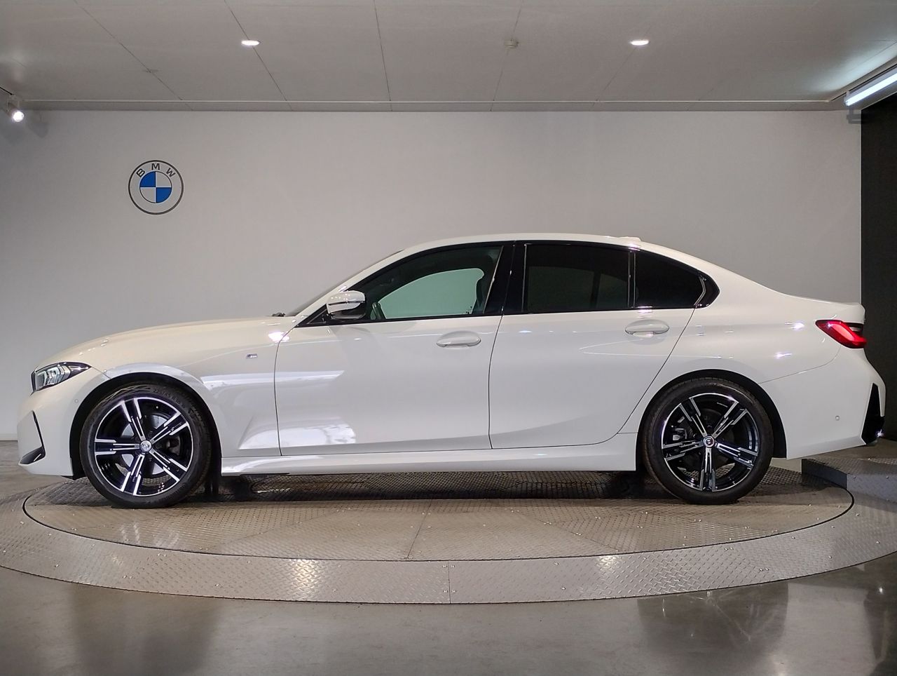 320d xDrive Berline RHD