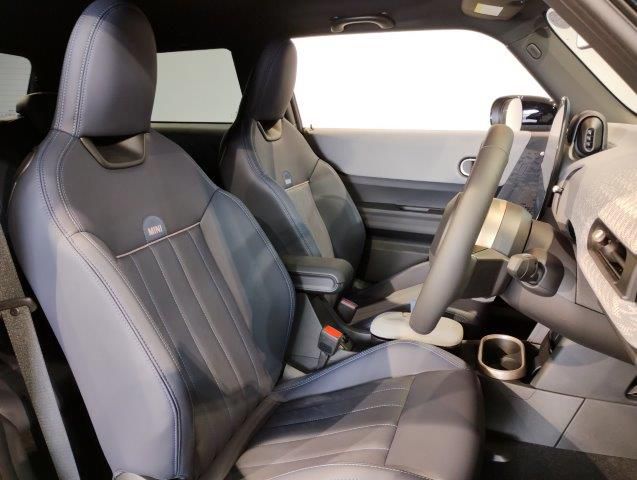 F66 MINI Cooper C 3Dr