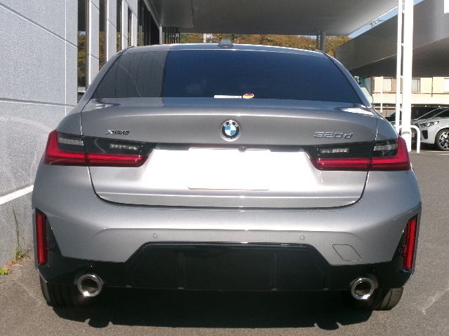 320d xDrive Berline RHD