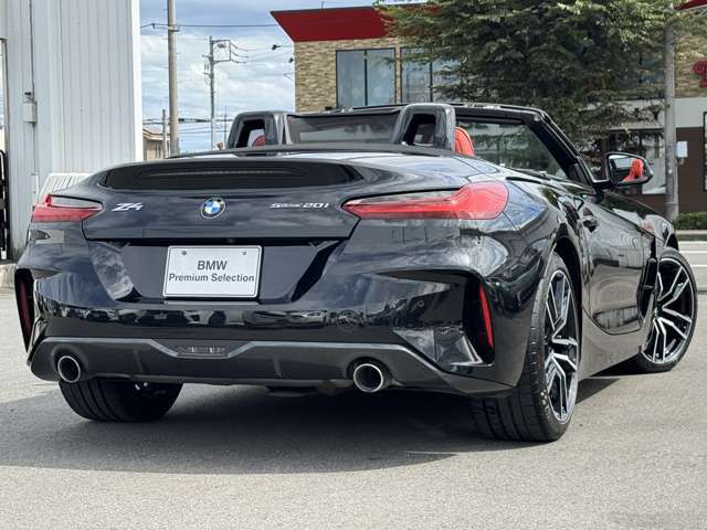 G29 z4 sDrive20i RHD