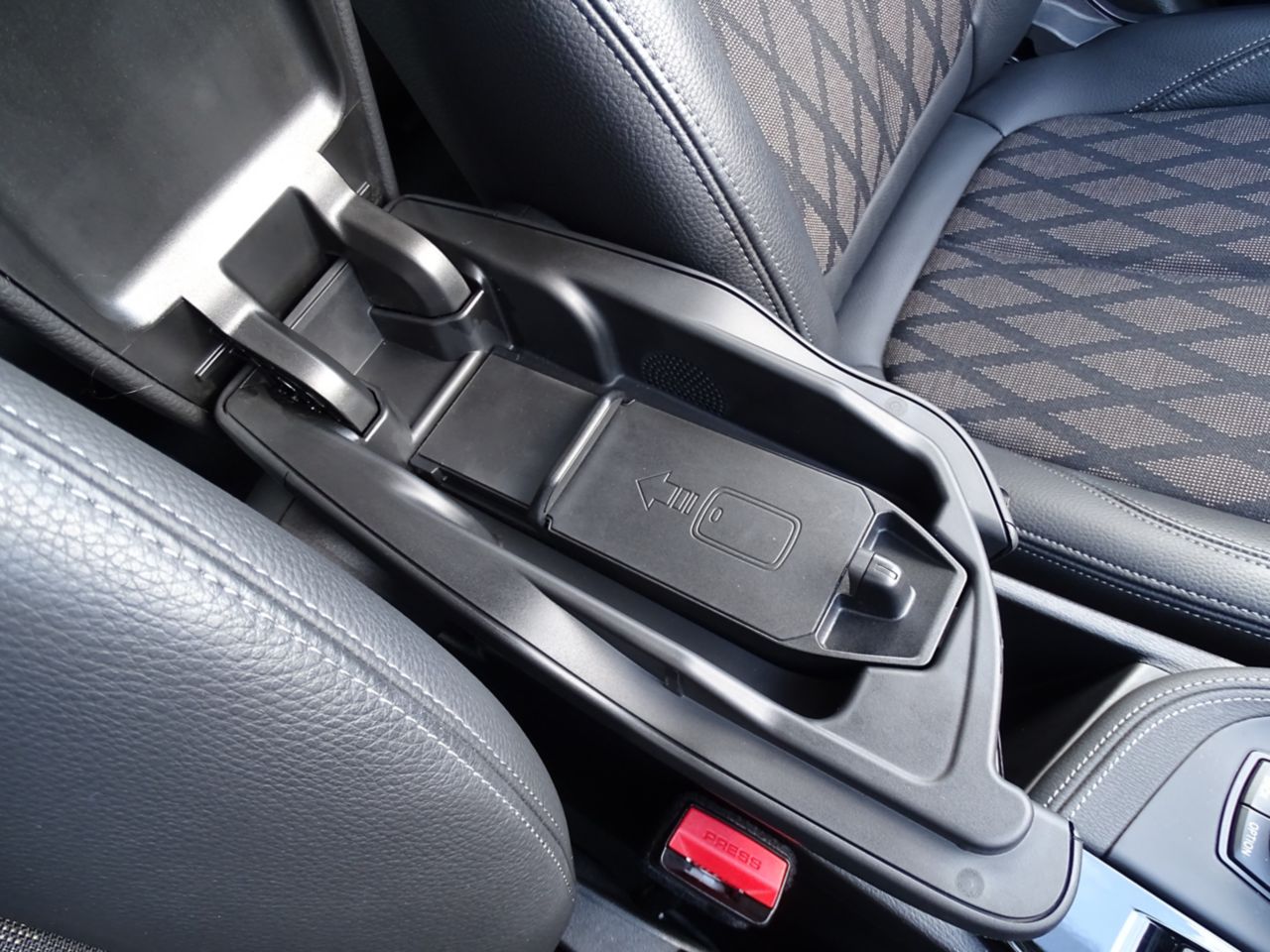 F48 X1 xDrive18d B47 2.0d LCI