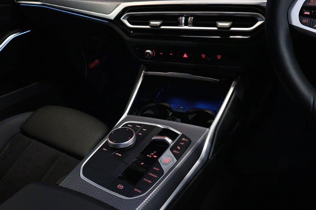 320d xDrive Berline RHD