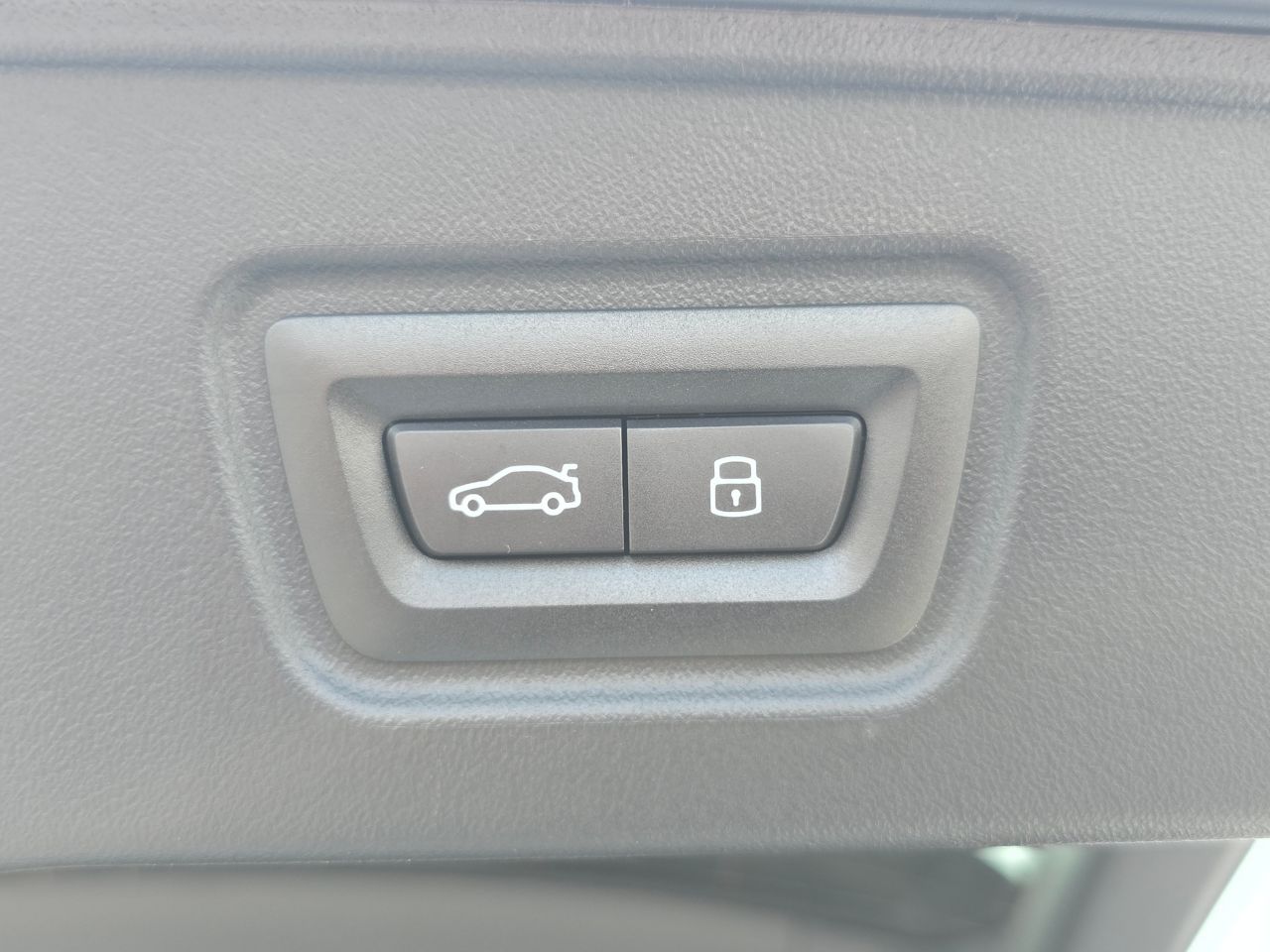 BMW i5 eDrive40 M Sport RHD