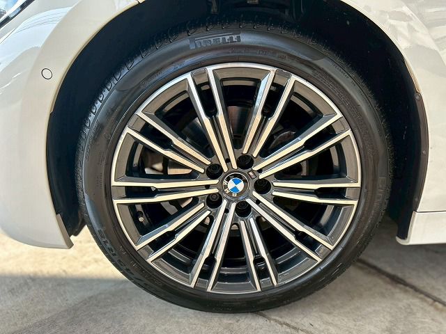 G20 320d xDrive RHD Saloon