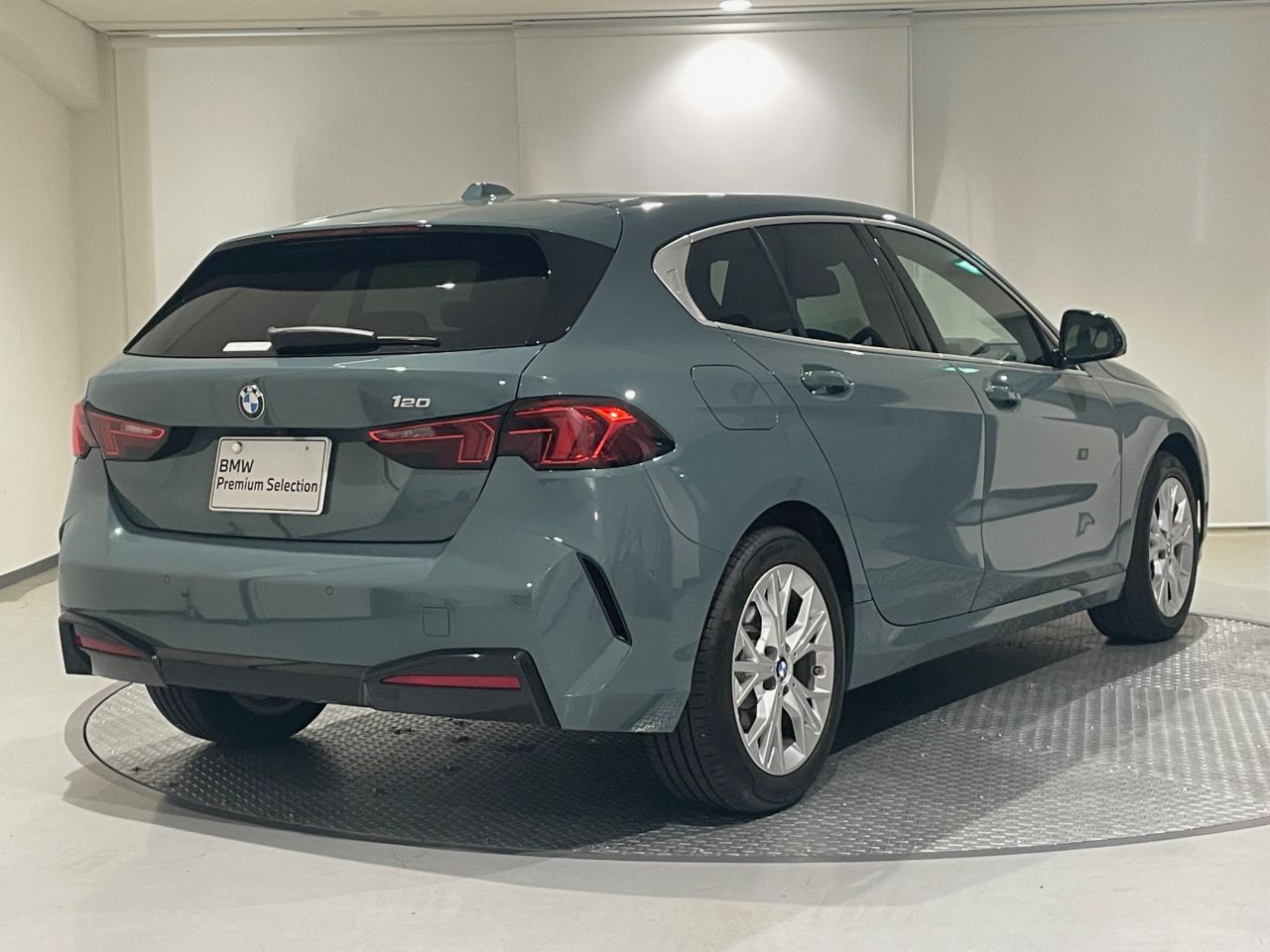 120 Sport Sports Hatch