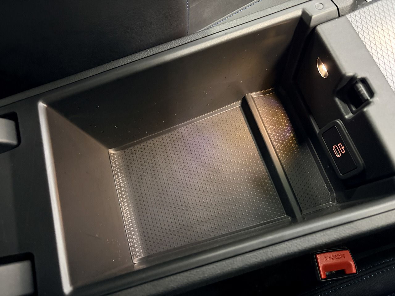 320d xDrive Berline RHD