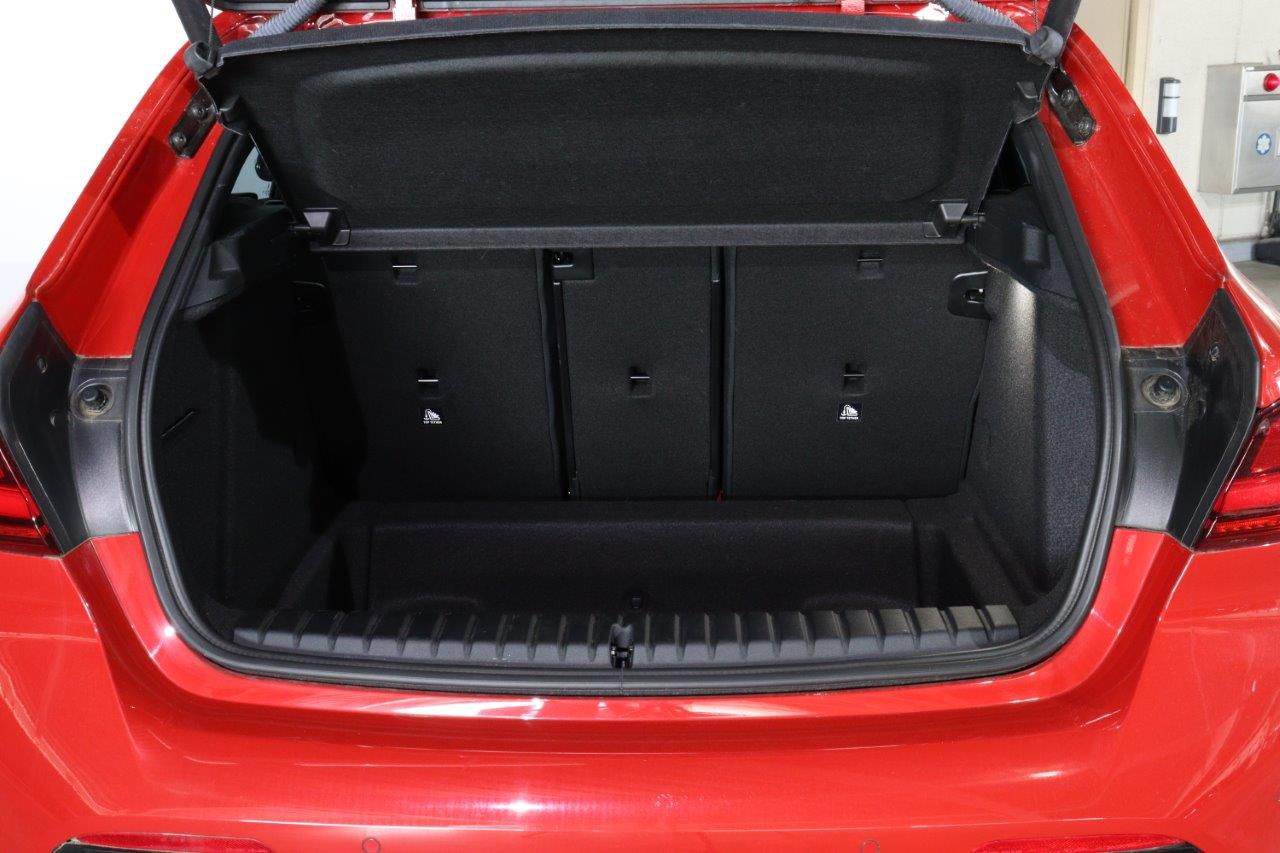 F40 118d Sports Hatch 5-door B47 2.0d