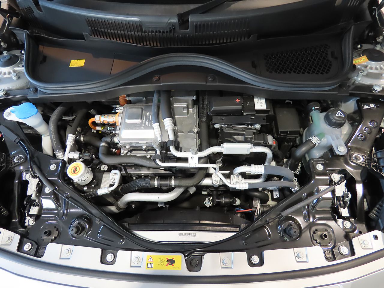J01 MINI Cooper SE