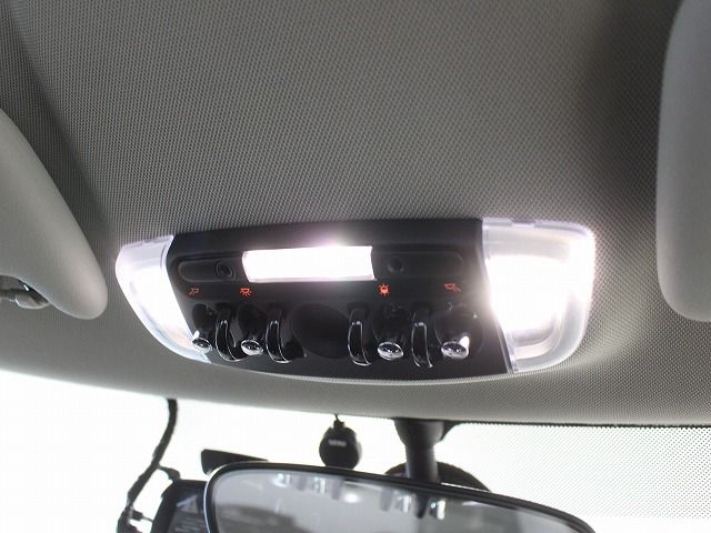 F55 COOPER D (AT)
