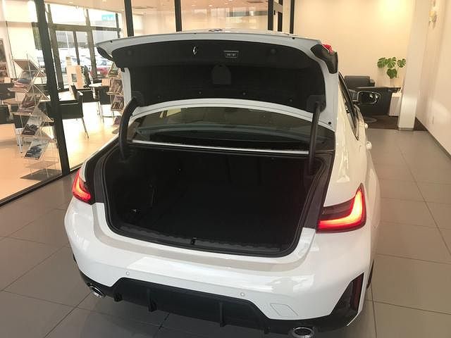 320d xDrive Berline RHD