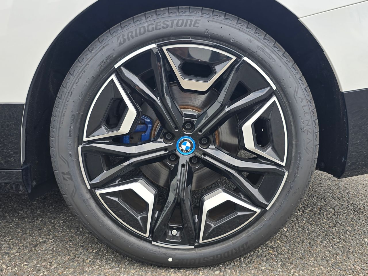 i20 iX xDrive40