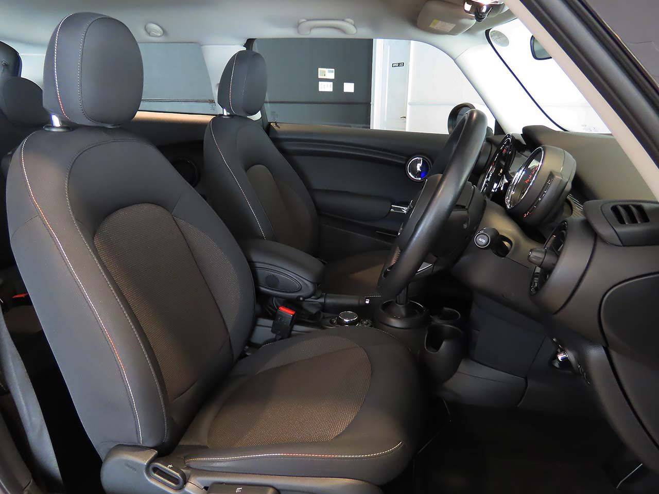 F56 MINI Cooper 3-Door Hatch LCI