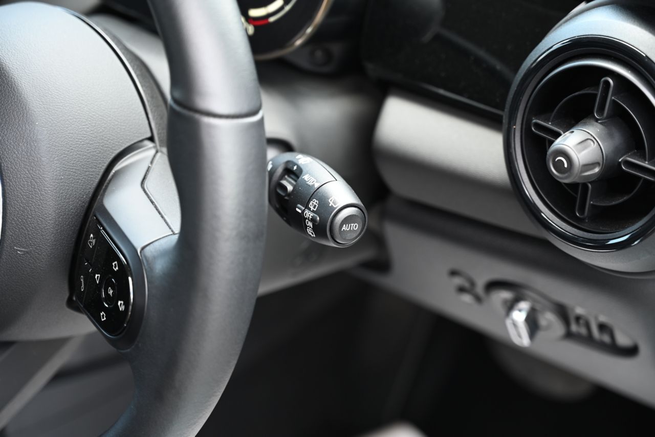 MINI Cooper F56 RHD