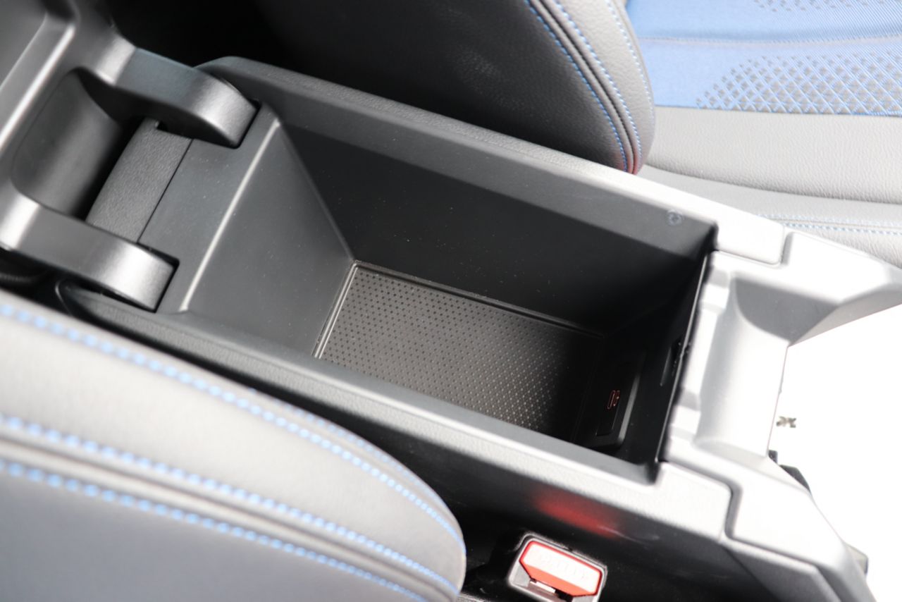 F40 118d Sports Hatch 5-door B47 2.0d