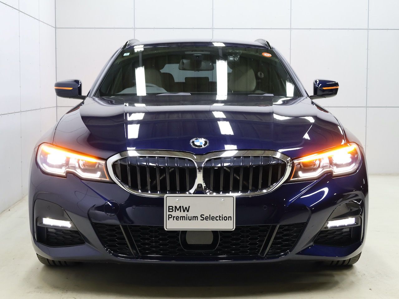 G21 330i Touring RHD