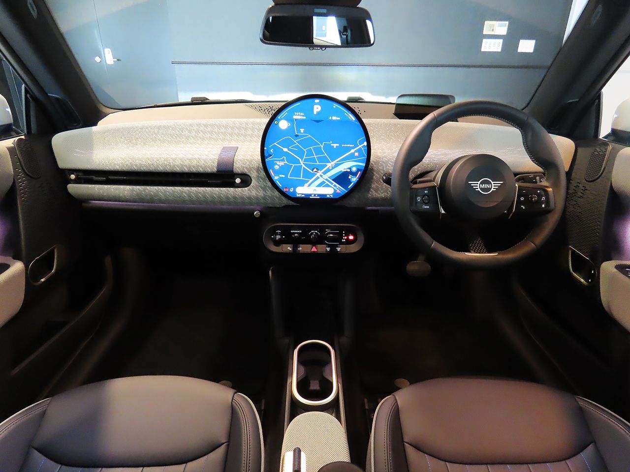 J01 MINI Cooper SE