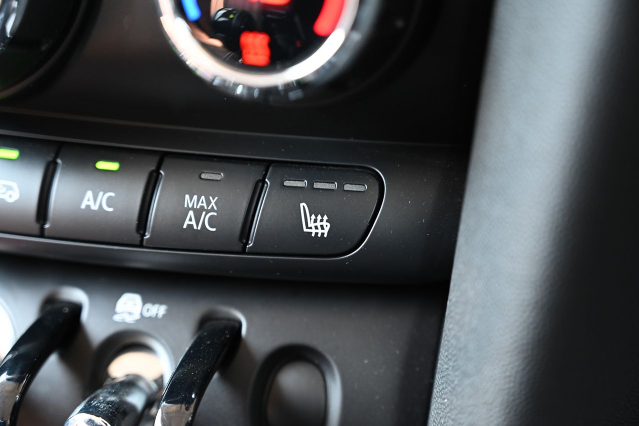 F56 COOPER D (AT)