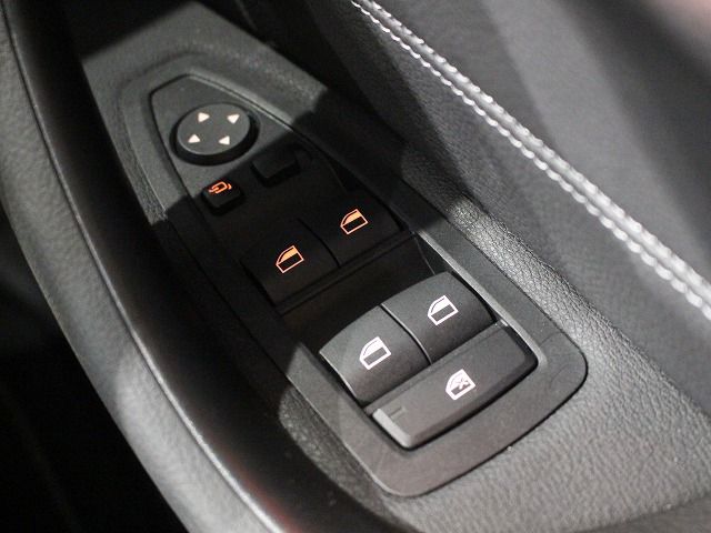 X1 sDrive18i RHD