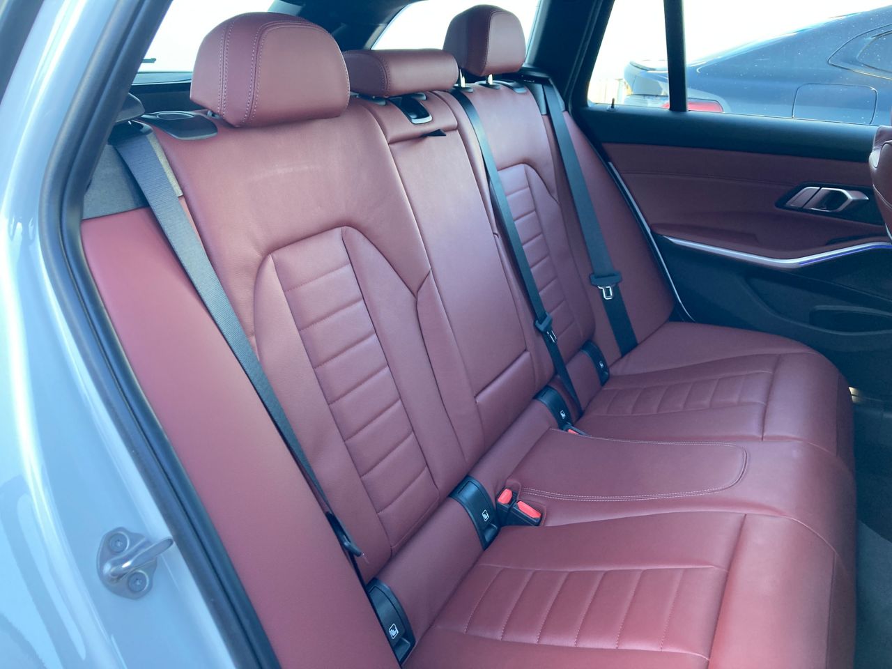 G21 320i RHD