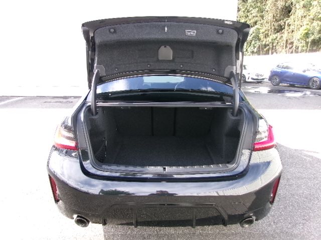 320d xDrive Berline RHD