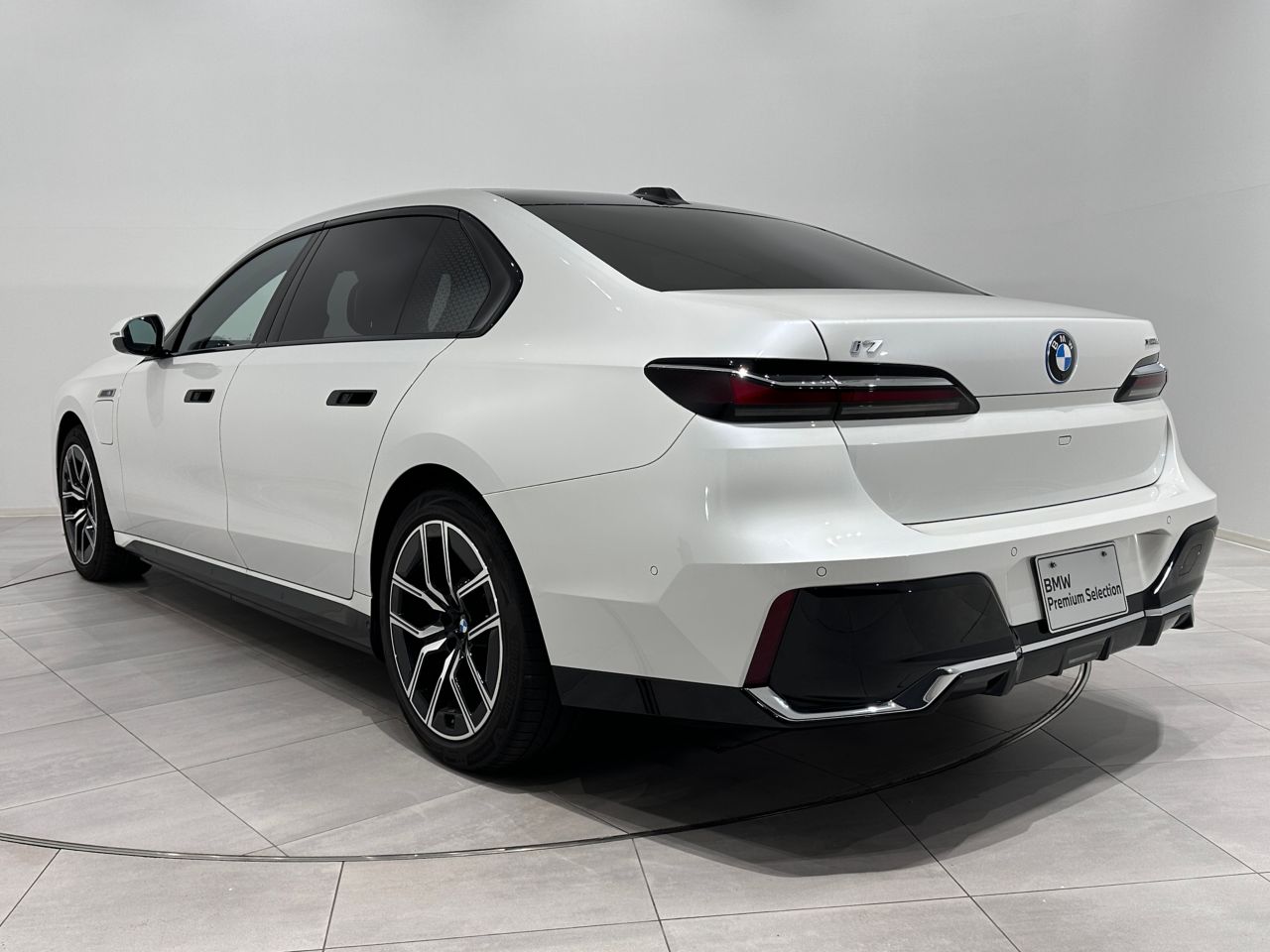 i7 xDrive60 Sedan RHD