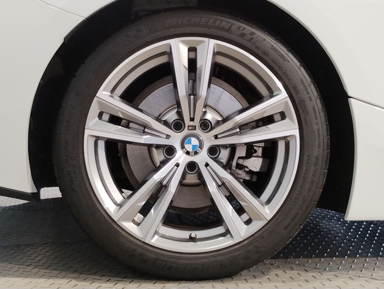 G29 z4 sDrive20i RHD
