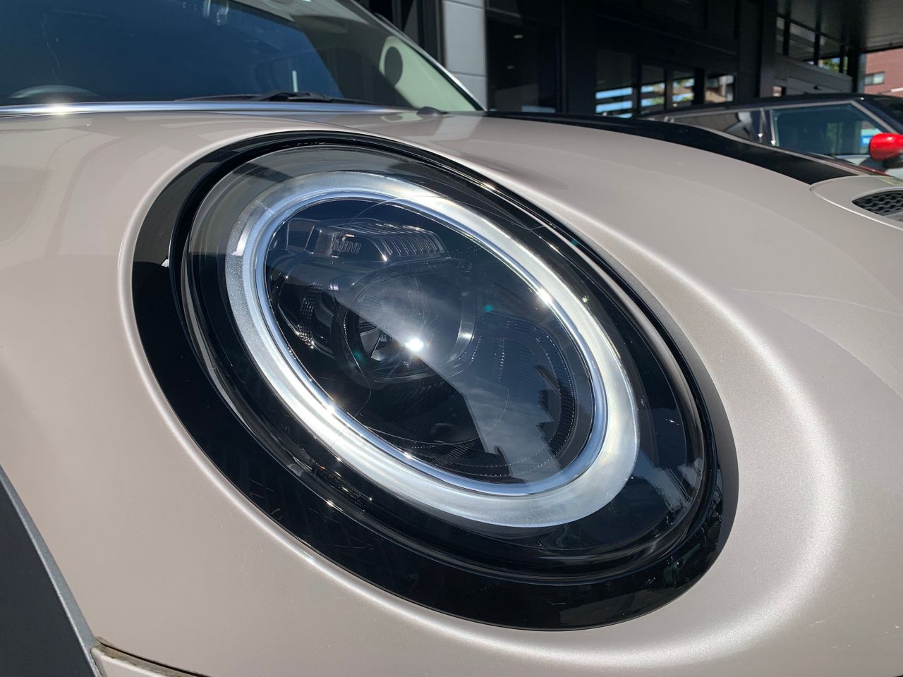 MINI COOPER S 5 DOOR.