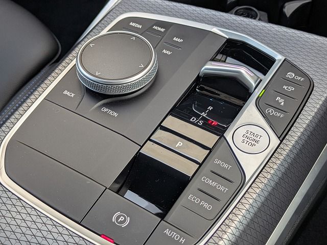 320d xDrive Berline RHD